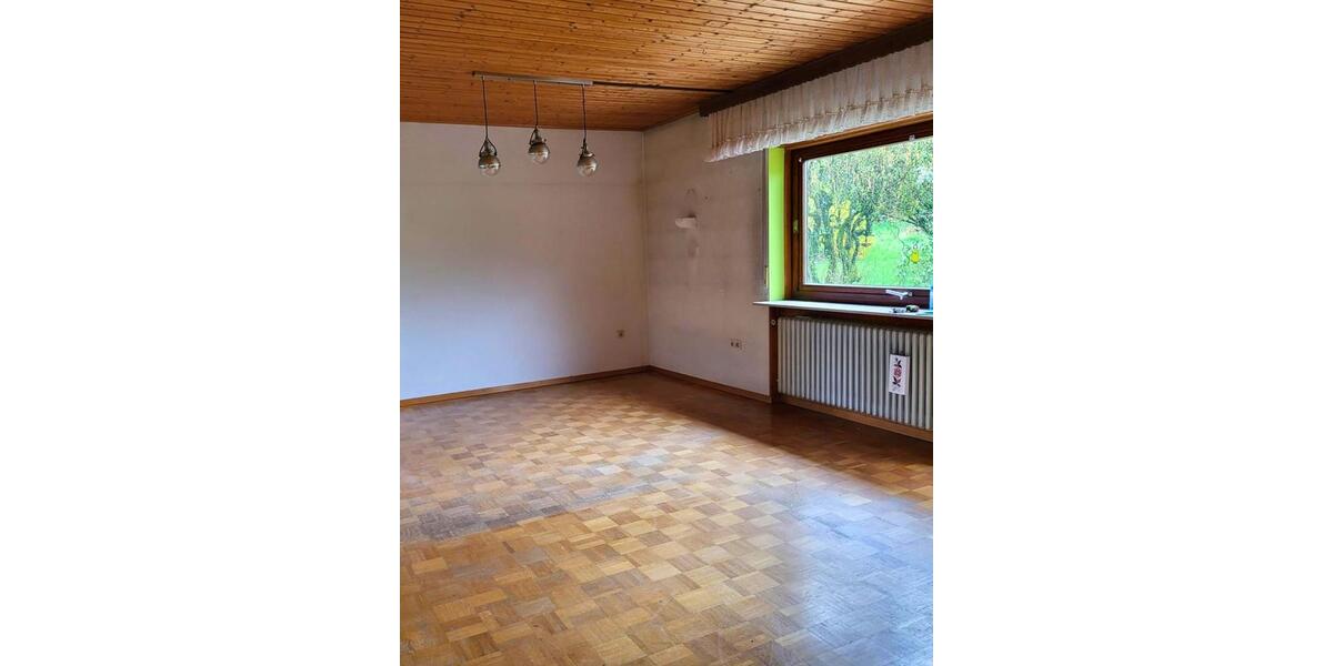 Etagenwohnung Sinsheim - 6 Zimmer, 190 m&sup2;, 1.300&euro; | Angebot:26566841