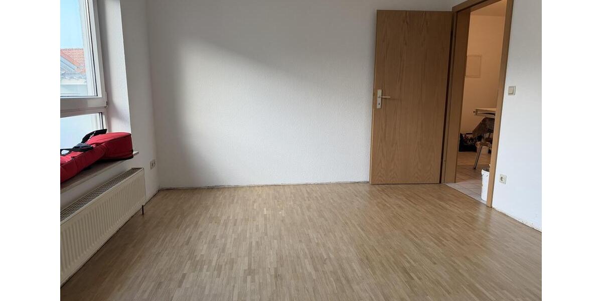 Dachgeschoßwohnung Cleebronn - 3 Zimmer, 91 m&sup2;, 900&euro; | Angebot:26345320