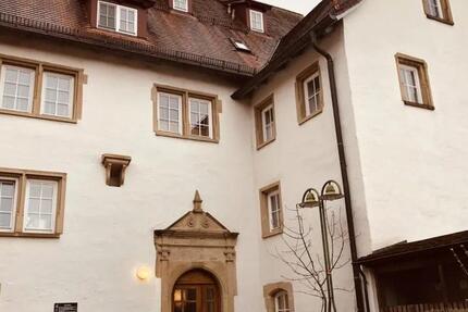 Wohnen in einem Schloss | 4-Zimmer-Altbauwohnung 4 zimmer