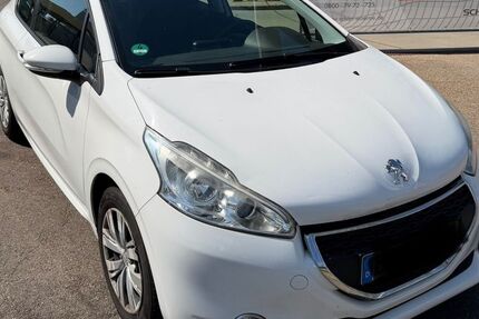 Peugeot 208 118.600 km 4.200 &euro; Bietigheim-Bissingen 74321