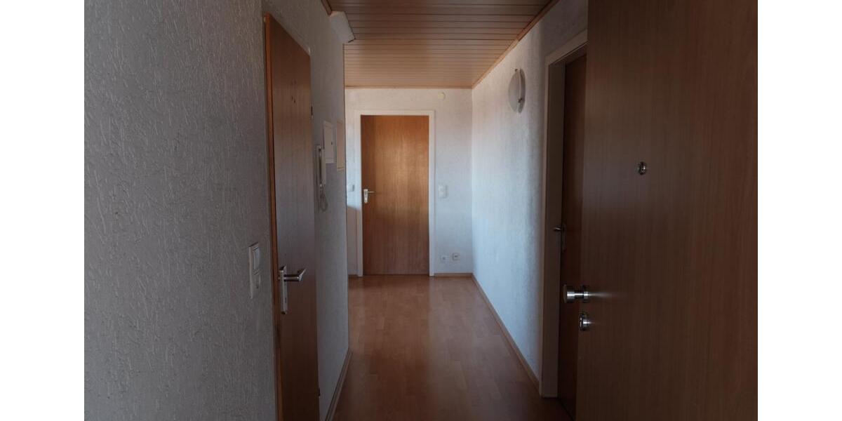 Ruhige 3Zi. DG-Etagenwohnung – 2 Jahre befristet zu vemieten 3 zimmer