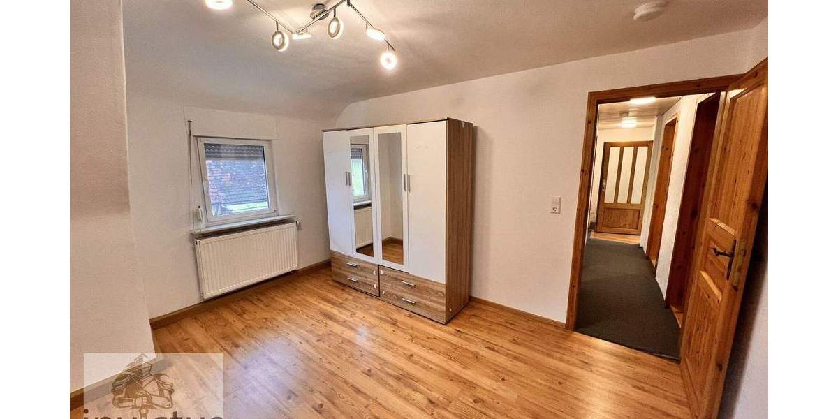 Mehrfamilienhaus, Wohnhaus Sulzbach an der Murr Sulzbach - 7 Zimmer, 183 m&sup2;, 350.000&euro; | Angebot:25742875