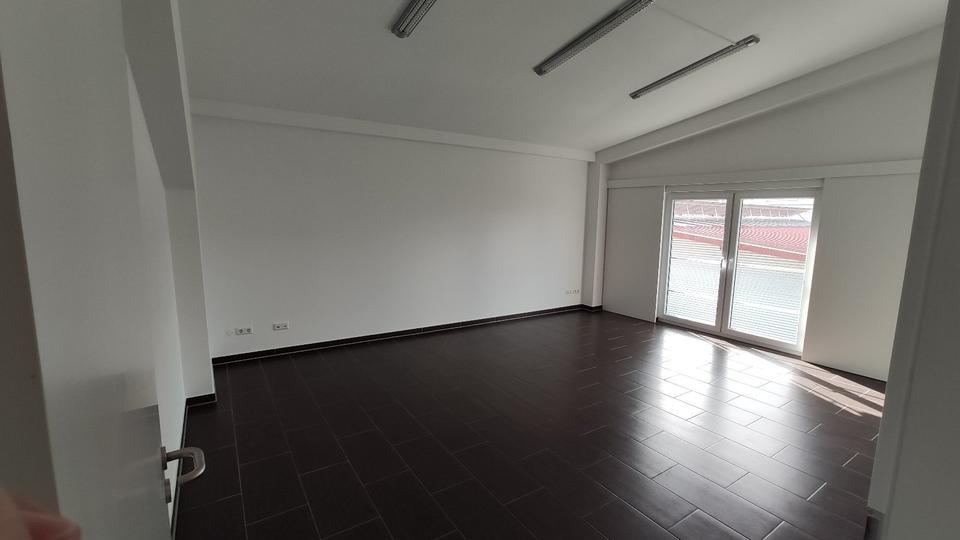 Gewerbeobjekt Brackenheim - 2.700&euro; | Angebot:24749357