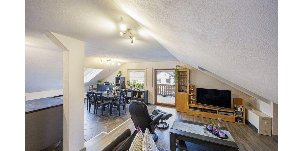 Mehrfamilienhaus, Wohnhaus Sachsenheim Ochsenbach - 8 Zimmer, 225 m&sup2;, 638.000&euro; | Angebot:25051426