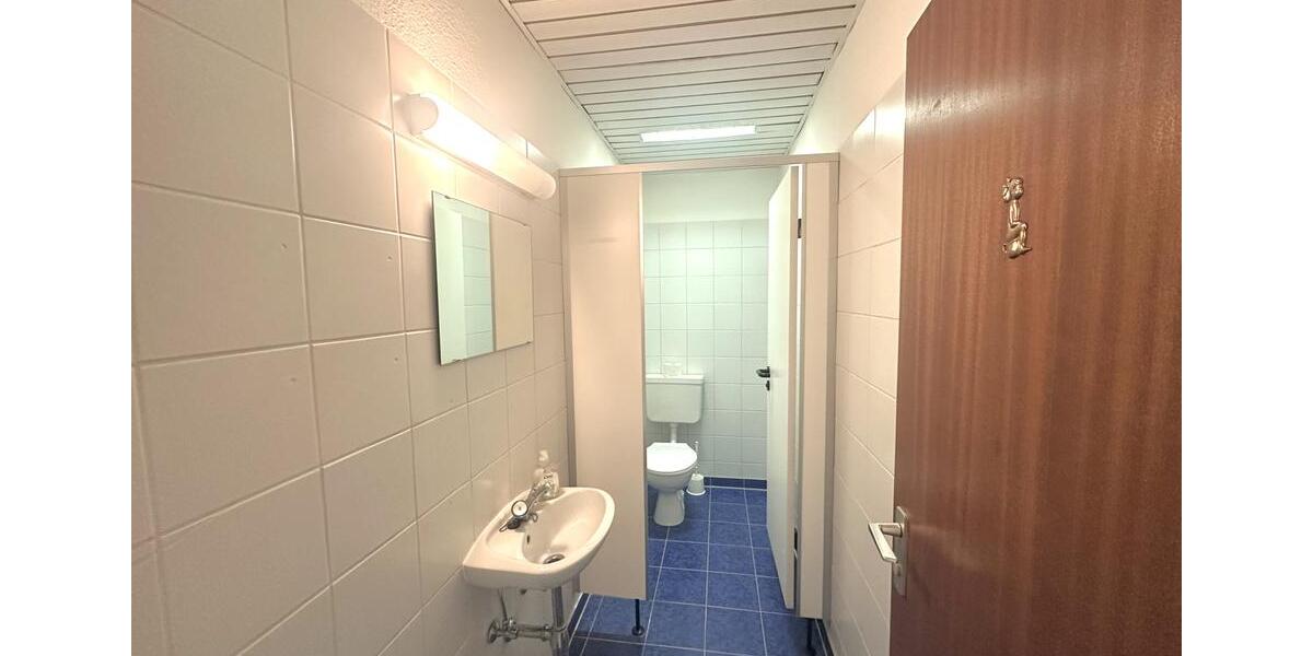 Sichtbar. Zentral. Flexibel. - Helle Gewerbefläche in beliebter Backnanger Lage! zimmer