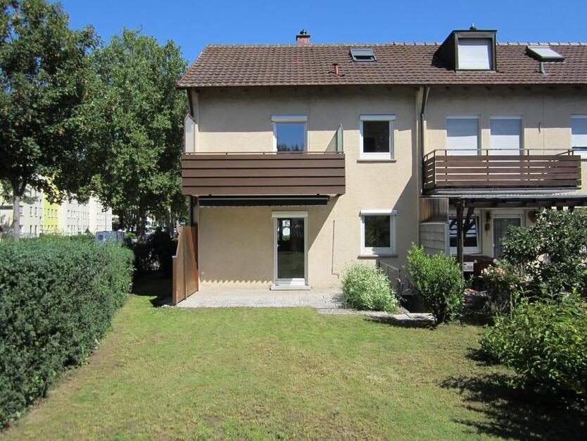 Ruhiges, modernisiertes Einfamilienhaus mit EBK und Garten zimmer