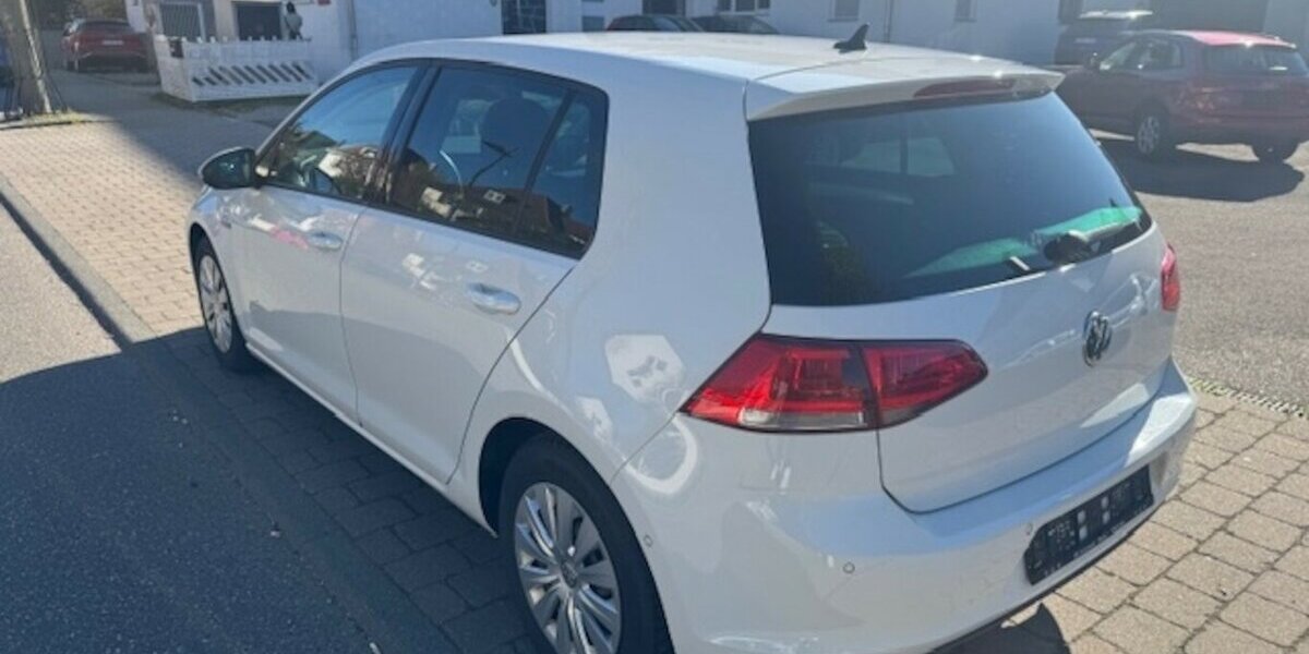 VW Golf VII 1.6 TDI Cup BMT 160.000 km 8.490 &euro; Neckarsulm 74172