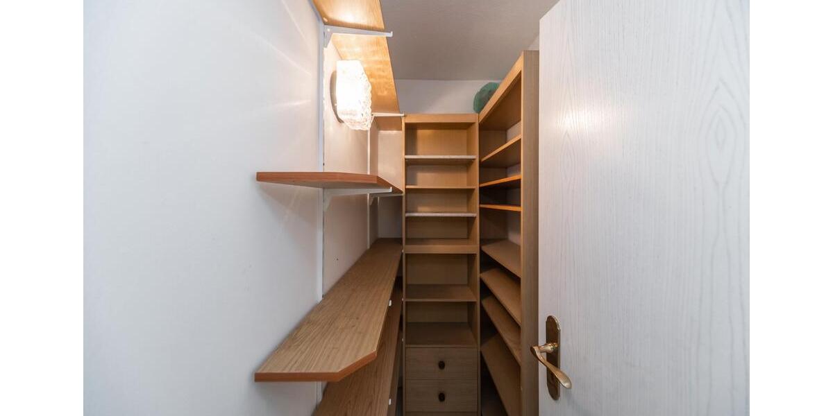 Erdgeschoßwohnung Neckarwestheim - 4 Zimmer, 127 m&sup2;, 1.500&euro; | Angebot:26285298