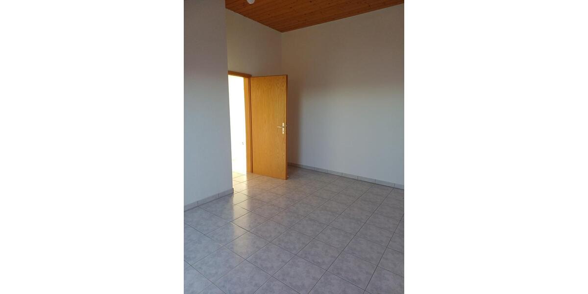 Dachgeschoßwohnung Brackenheim - 3.5 Zimmer, 102 m&sup2;, 320.000&euro; | Angebot:24373829