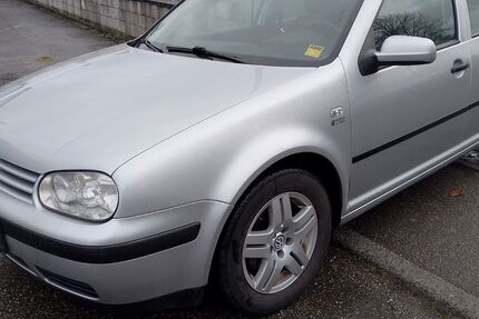 VW Golf 189.000 km 2.350 &euro; Ludwigsburg 71642