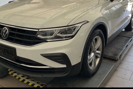 VW Tiguan 49.000 km 29.550 &euro; Öhringen 74613
