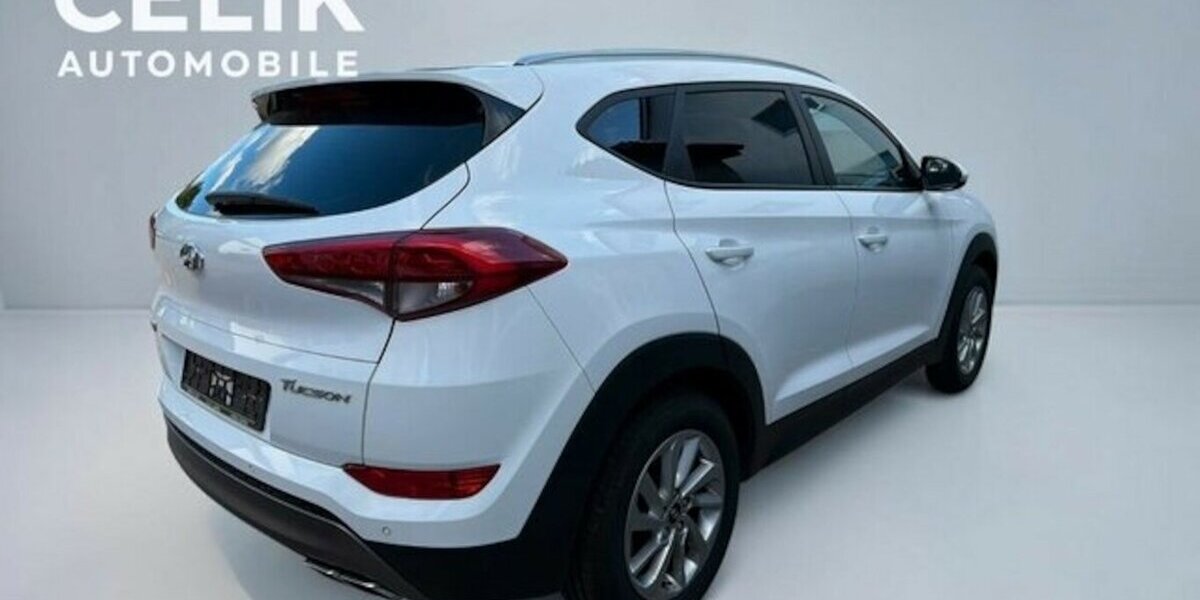 Hyundai Tucson blue 2WD 1. Hand 120.000 km 12.890 &euro; Neckarsulm 74172