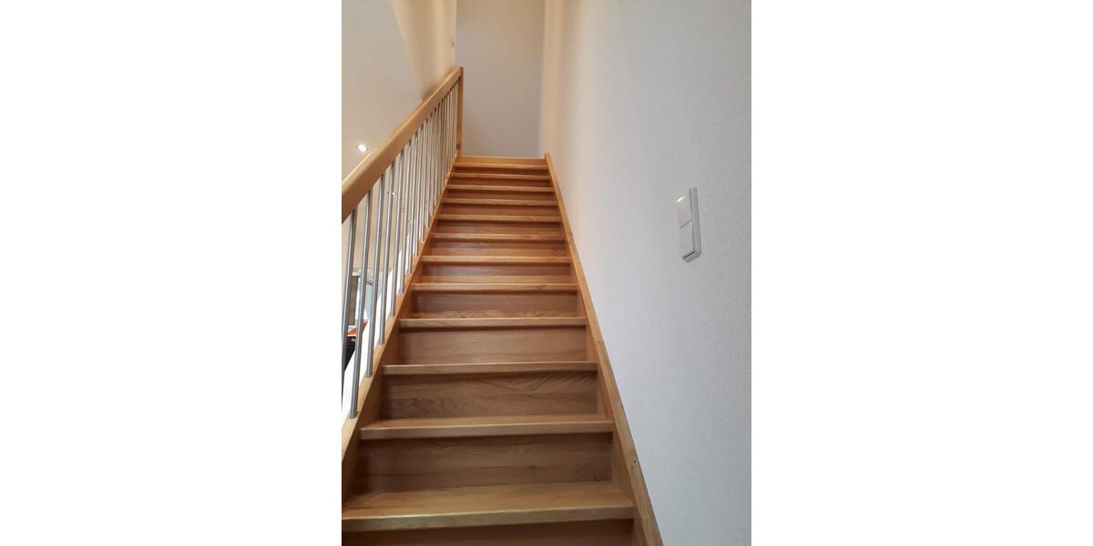 Moderne Dachgeschosswohnung in kernsaniertem 3-Familienhaus 4 zimmer