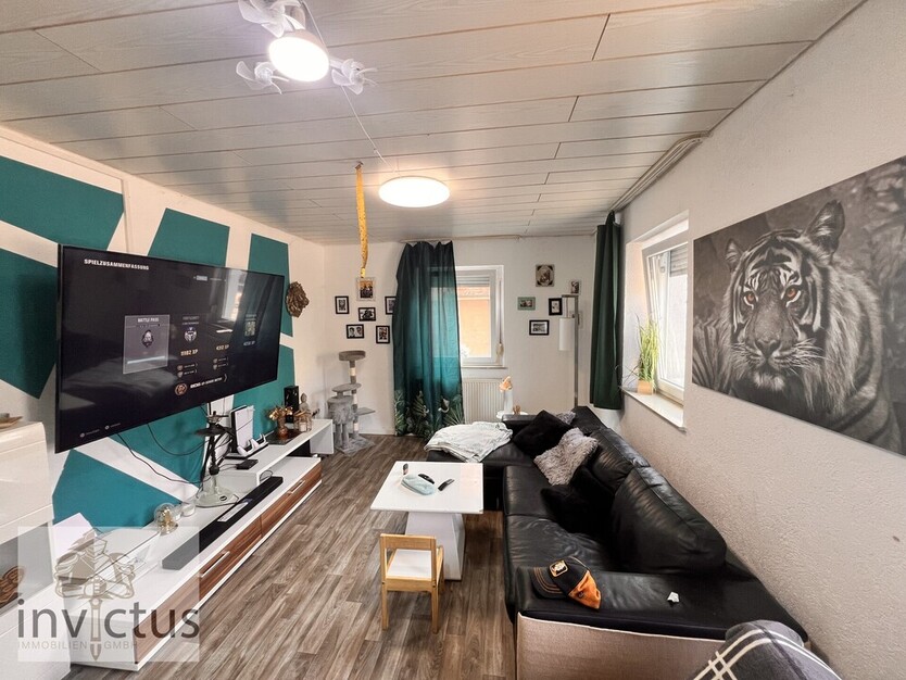 Investition mit Perspektive, sanierungsbedürftige 4- Zimmer Wohnung im Erdgeschoss 4 zimmer