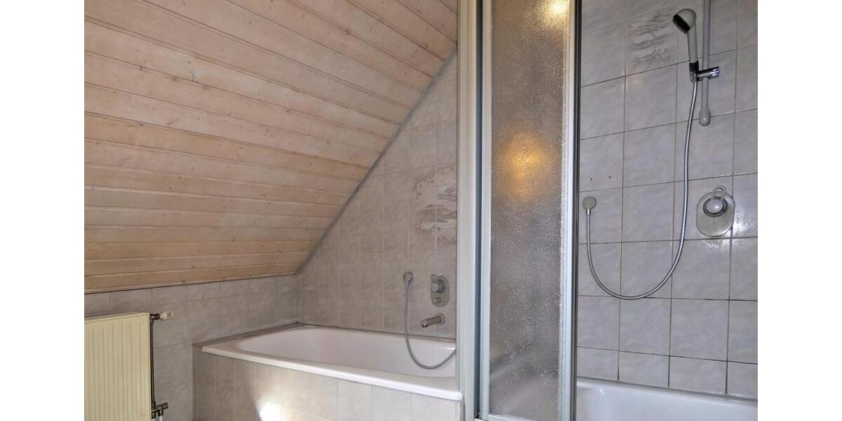 Dachgeschoßwohnung Heilbronn Frankenbach - 4.5 Zimmer, 137 m&sup2;, 1.100&euro; | Angebot:25416706