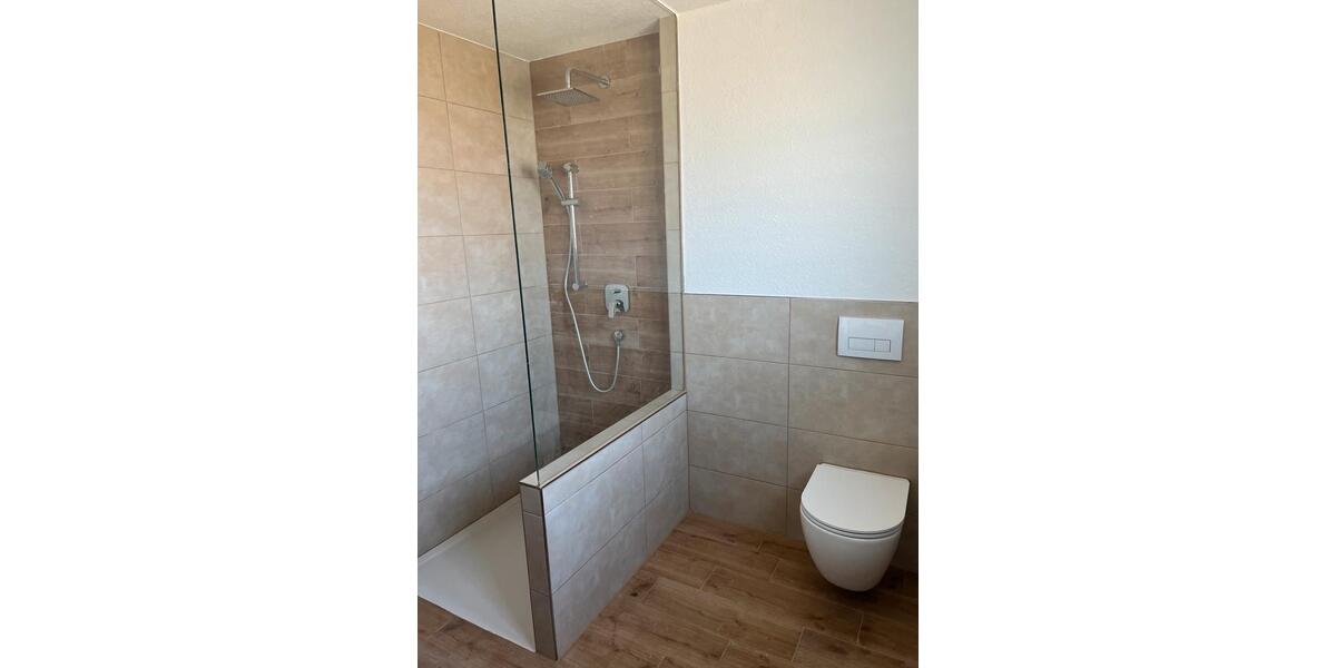 Doppelhaushälfte Oberstenfeld - 8 Zimmer, 170 m&sup2;, 1.700&euro; | Angebot:26495713
