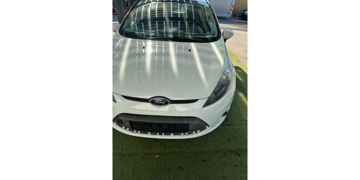 Ford Fiesta 221.742 km 2.500 &euro; Großbottwar 71723
