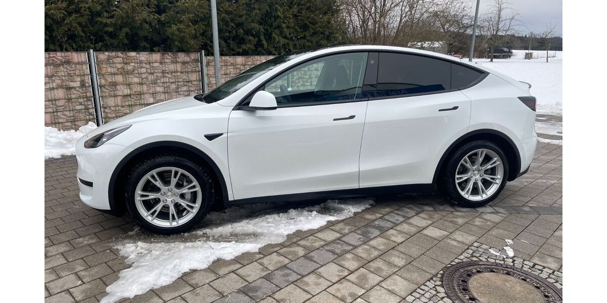 Tesla Model Y 28.800 km 33.900 &euro; Wüstenrot-Neuhütten 71543