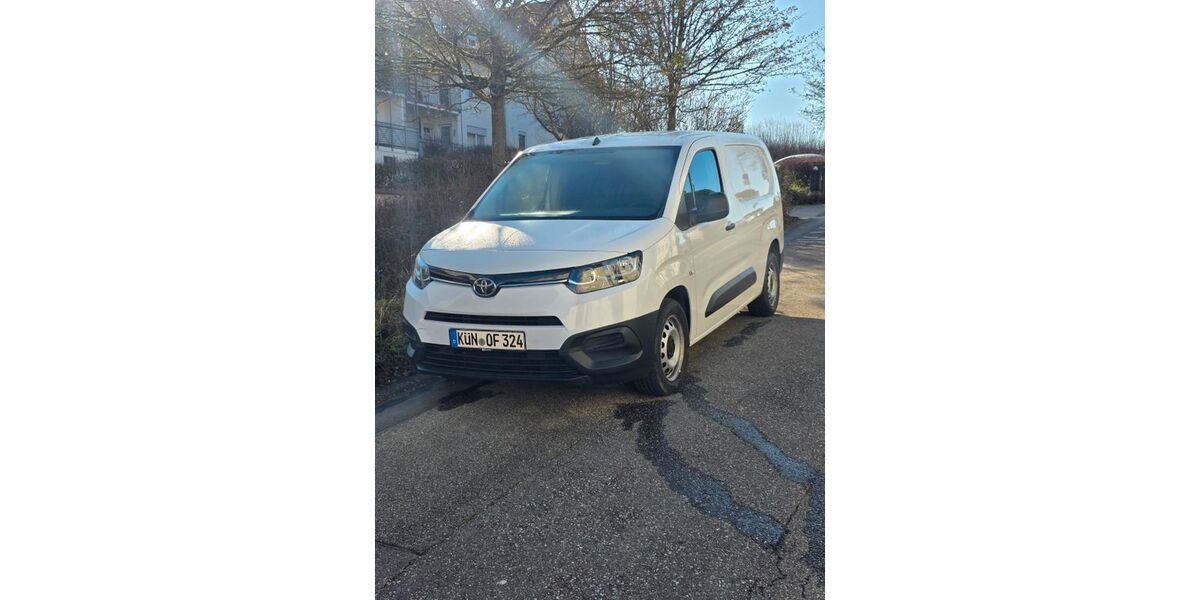 Toyota Proace City 89.000 km 13.999 &euro; Öhringen 74613