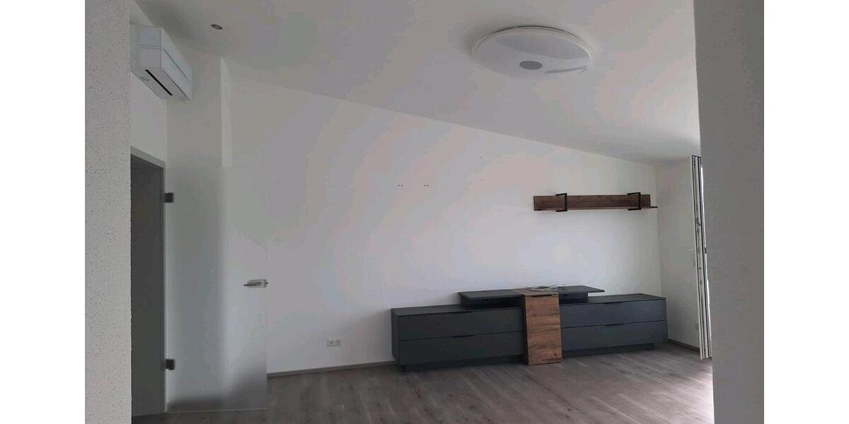 Dachgeschoßwohnung Oedheim - 4 Zimmer, 105 m&sup2;, 1.450&euro; | Angebot:26581385