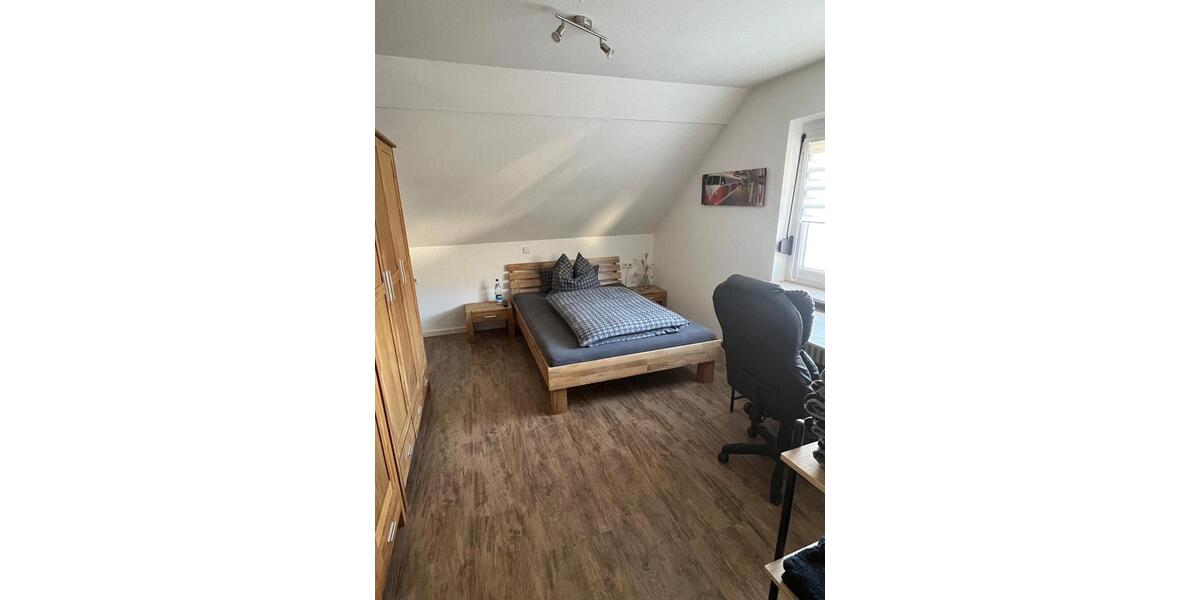 Dachgeschoßwohnung Eberstadt - 2.5 Zimmer, 75 m&sup2;, 1.200&euro; | Angebot:26326753
