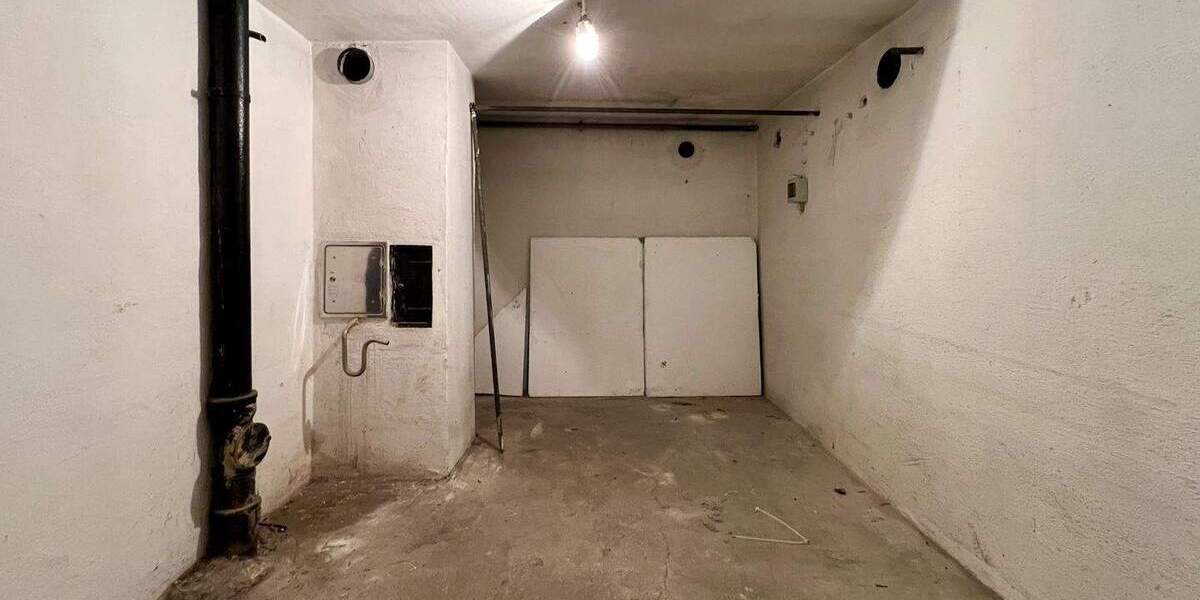 Gewerbeeinheit mit vielseitiger Nutzungsmöglichkeit - vermietete Teilfläche und großzügige Lagerflächen 4 zimmer