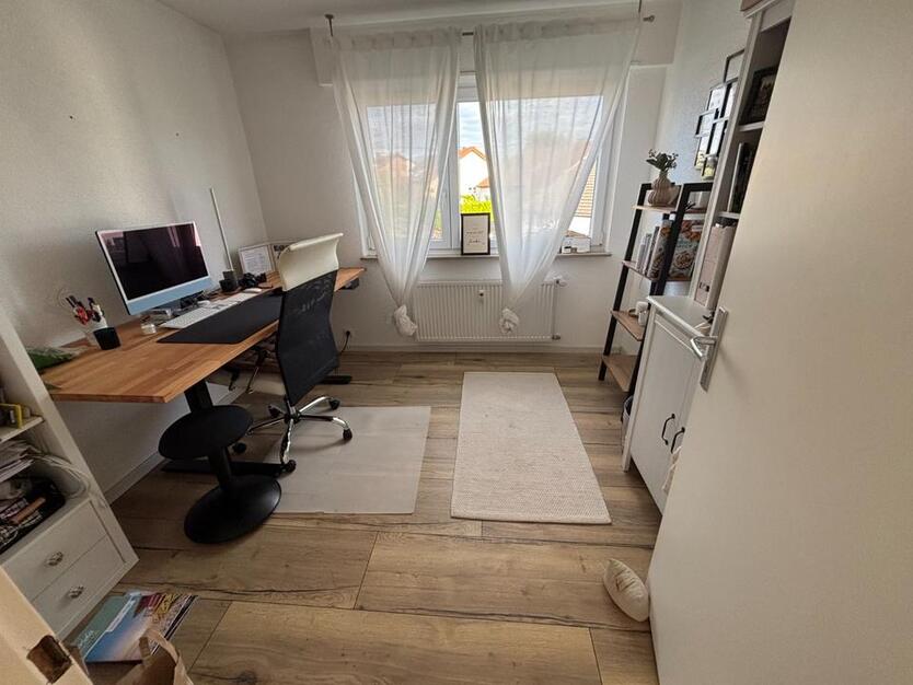 Familienfreundliche 5-Zimmer-Wohnung mit Balkon, Garten, Garage &