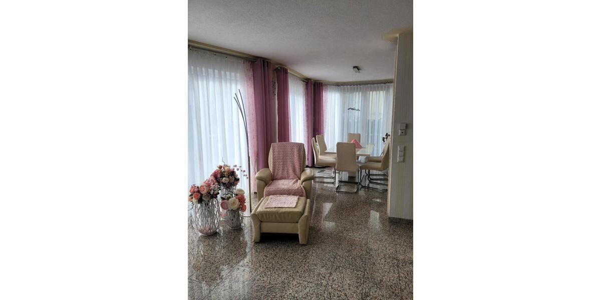Erdgeschoßwohnung Bad Friedrichshall - 4.5 Zimmer, 133 m&sup2;, 525.000&euro; | Angebot:26751414
