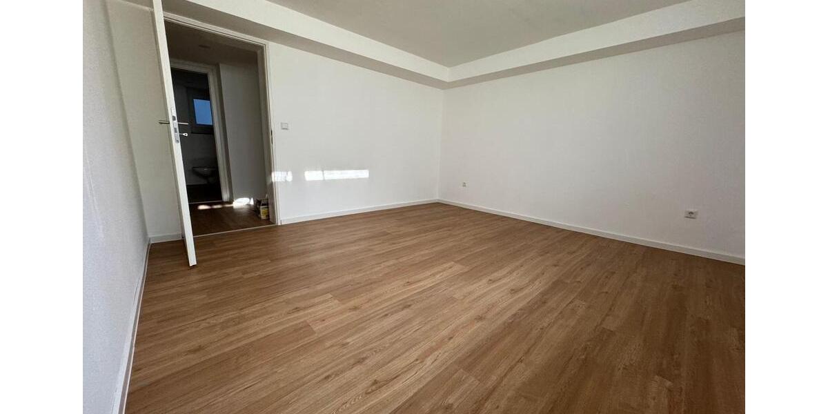 Etagenwohnung Sachsenheim - 5 Zimmer, 94 m&sup2;, 1.070&euro; | Angebot:24598425