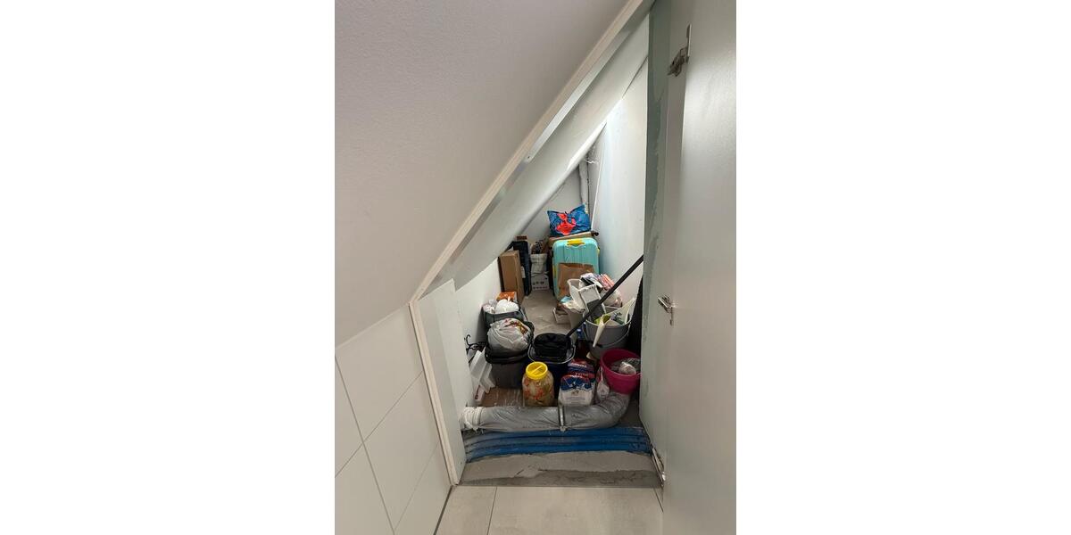 Dachgeschoßwohnung Kirchheim am Neckar - 1.5 Zimmer, 33 m&sup2;, 825&euro; | Angebot:26687964