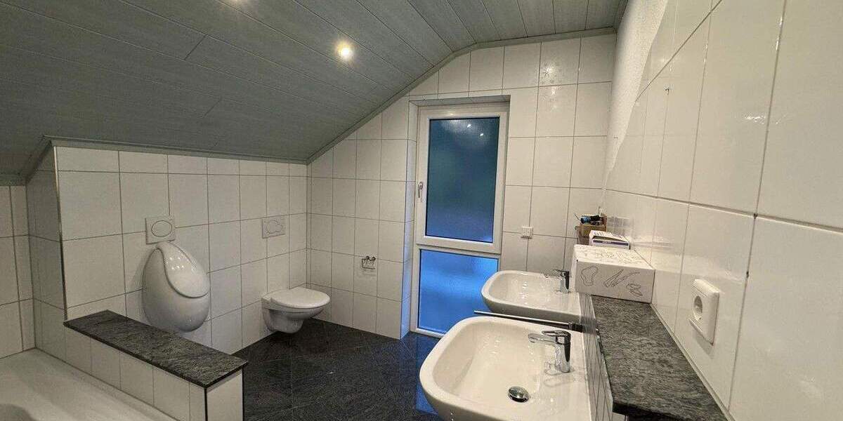 Einfamilienhaus Neckarzimmern - 6 Zimmer, 315 m&sup2;, 2.600&euro; | Angebot:24504270