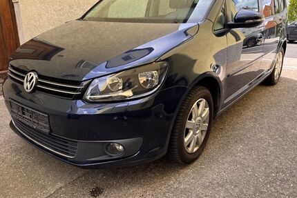 VW Touran 148.500 km 9.900 &euro; Heilbronn 74080
