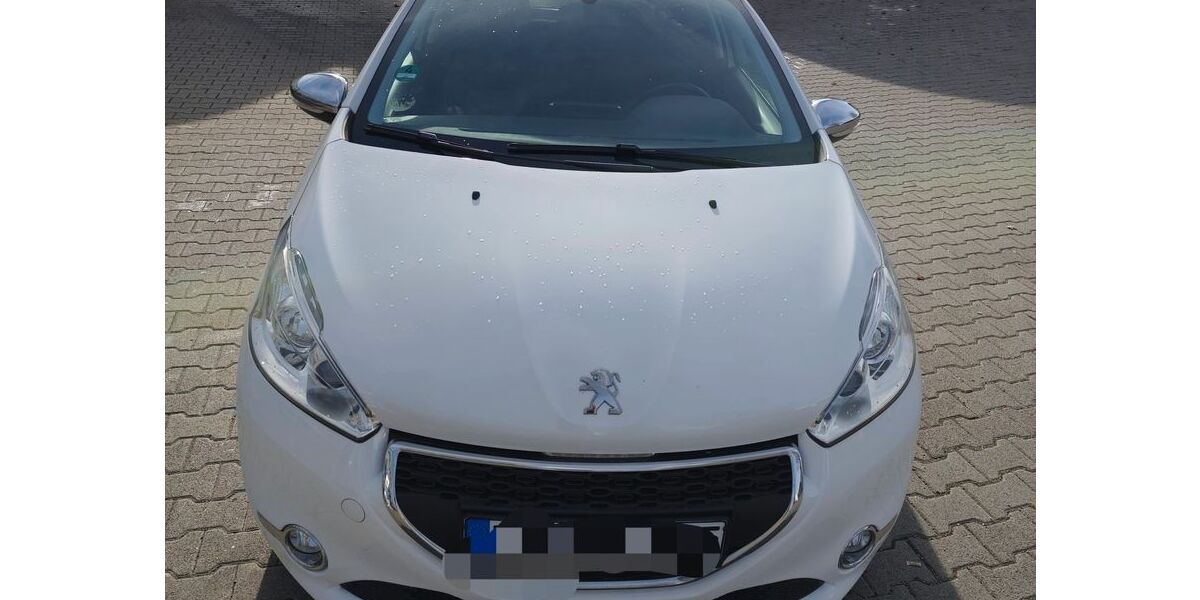 Peugeot 208 112.000 km 3.700 &euro; Ludwigsburg 71640