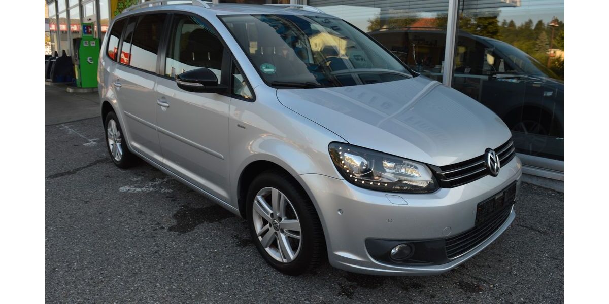 VW Touran 261.000 km 7.399 € Offenau 74254