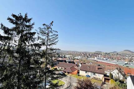 Hier dürfen Sie einziehen: 3,5-Zimmer auf rund 90 m², Westbalkon und Garage 3 zimmer