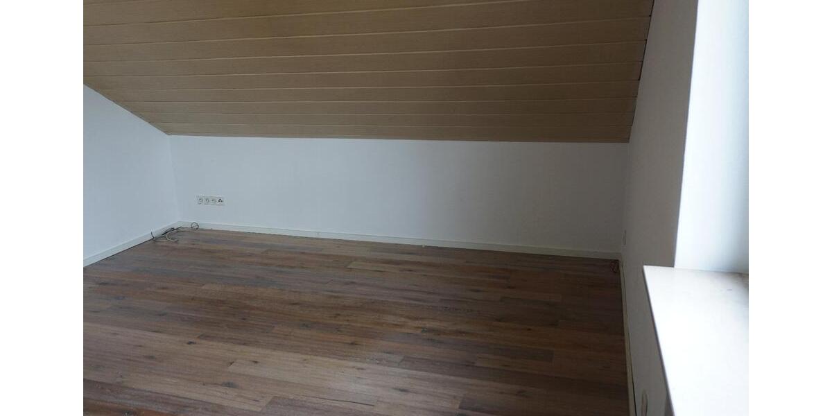 Dachgeschoßwohnung Löchgau - 3.5 Zimmer, 64 m&sup2;, 700&euro; | Angebot:26675104