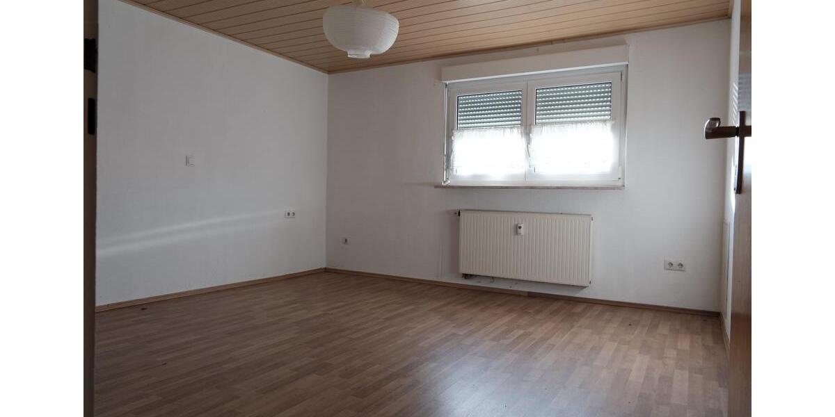 Ruhige 3Zi. DG-Etagenwohnung – 2 Jahre befristet zu vemieten 3 zimmer