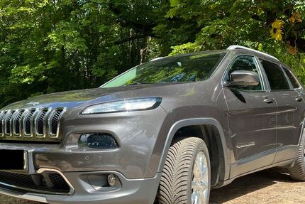 Jeep Cherokee 98.000 km 16.900 &euro; Oedheim 74229