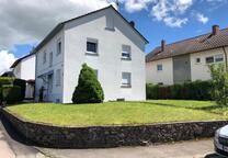 3 Zimmer Etagenwohnung plus ausgebautem DG in einem 2 Familienhau