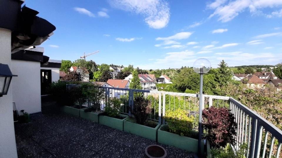 3,5 Zimmer Wohnung + Hobbyraum mit separatem WC u. Dusche 3.5 zimmer