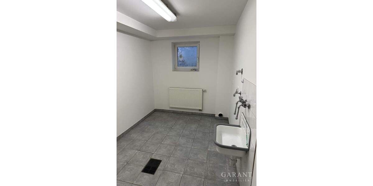 Einfamilienhaus Heilbronn Kernstadt - 6 Zimmer, 245 m&sup2;, 3.200&euro; | Angebot:25682750