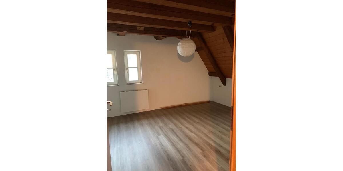 Dachgeschoßwohnung Ludwigsburg Hoheneck - 2.5 Zimmer, 70 m&sup2;, 225.000&euro; | Angebot:26844883