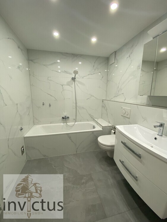 Modernisiertes Wohnung mit Balkon & Tiefgaragenstellplatz – zentral und ruhig gelegen 3 zimmer