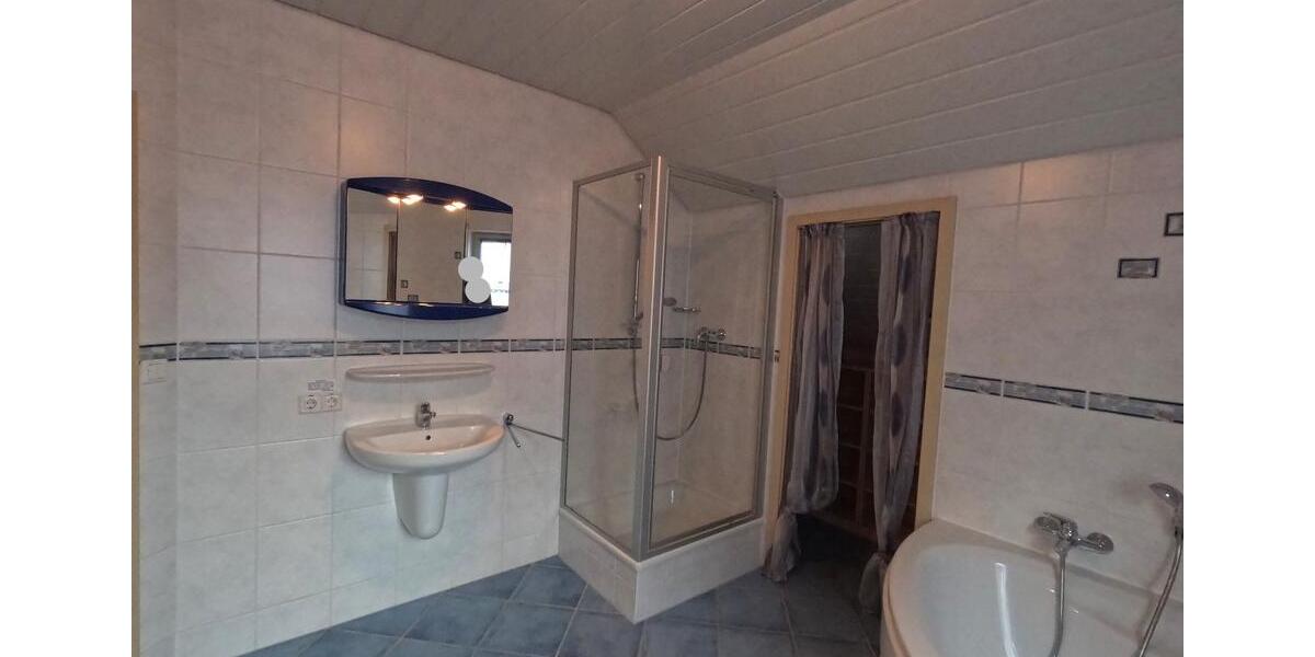 Dachgeschoßwohnung Bad Rappenau - 2.5 Zimmer, 73 m&sup2;, 700&euro; | Angebot:26326750