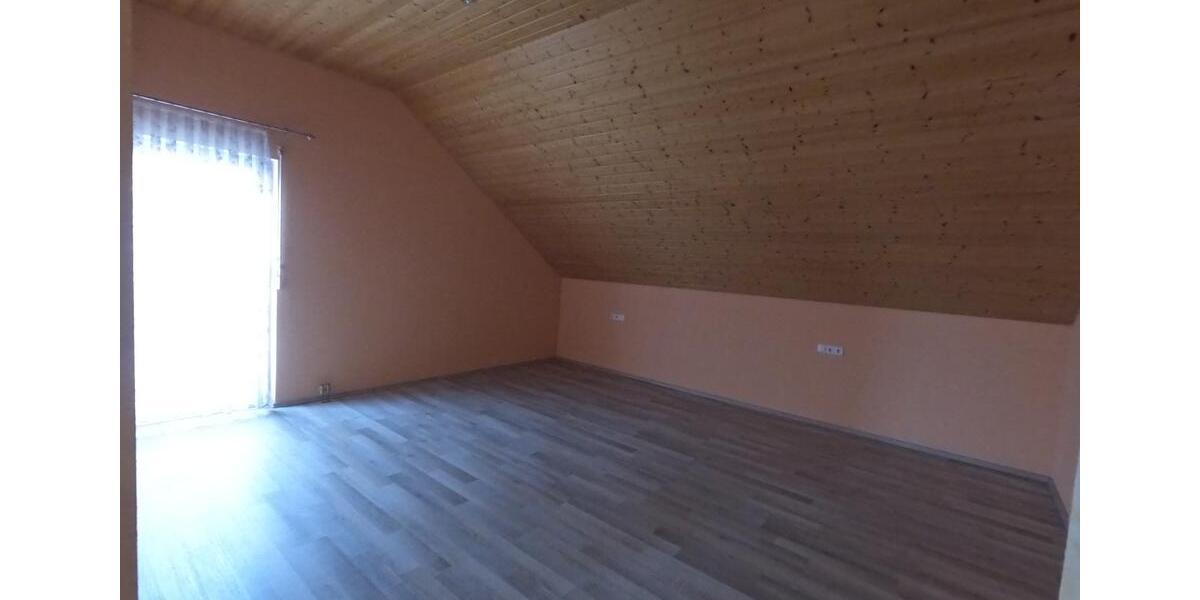 Dachgeschoßwohnung Bad Rappenau - 2.5 Zimmer, 73 m&sup2;, 700&euro; | Angebot:26326750