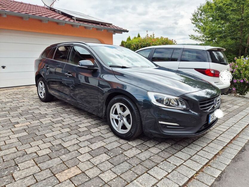 Volvo V60 99.000 km 16.250 € Haßmersheim 74855